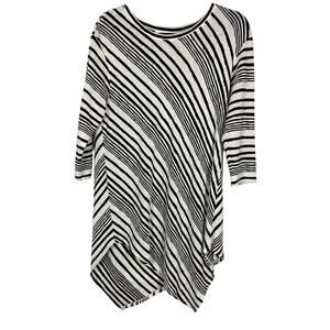 Two by Vince Camuto, Size Medium, Black & White Tunic Top, Asymmetrical Hem, EUC
